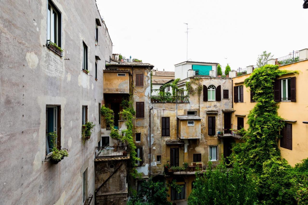 A World Aparts - 105 Pellegrino Rome Exterior photo